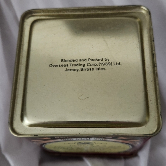 Lyons Tea Prince Charles and Lady Diana Royal Wedding Blend Tea Tin Vintage NICE - Picture 3 of 5